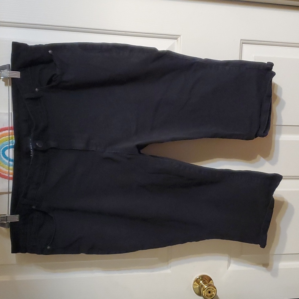Lane Bryant black capris size 26